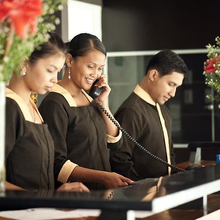 M Citi Suites Cebu Buitenkant foto