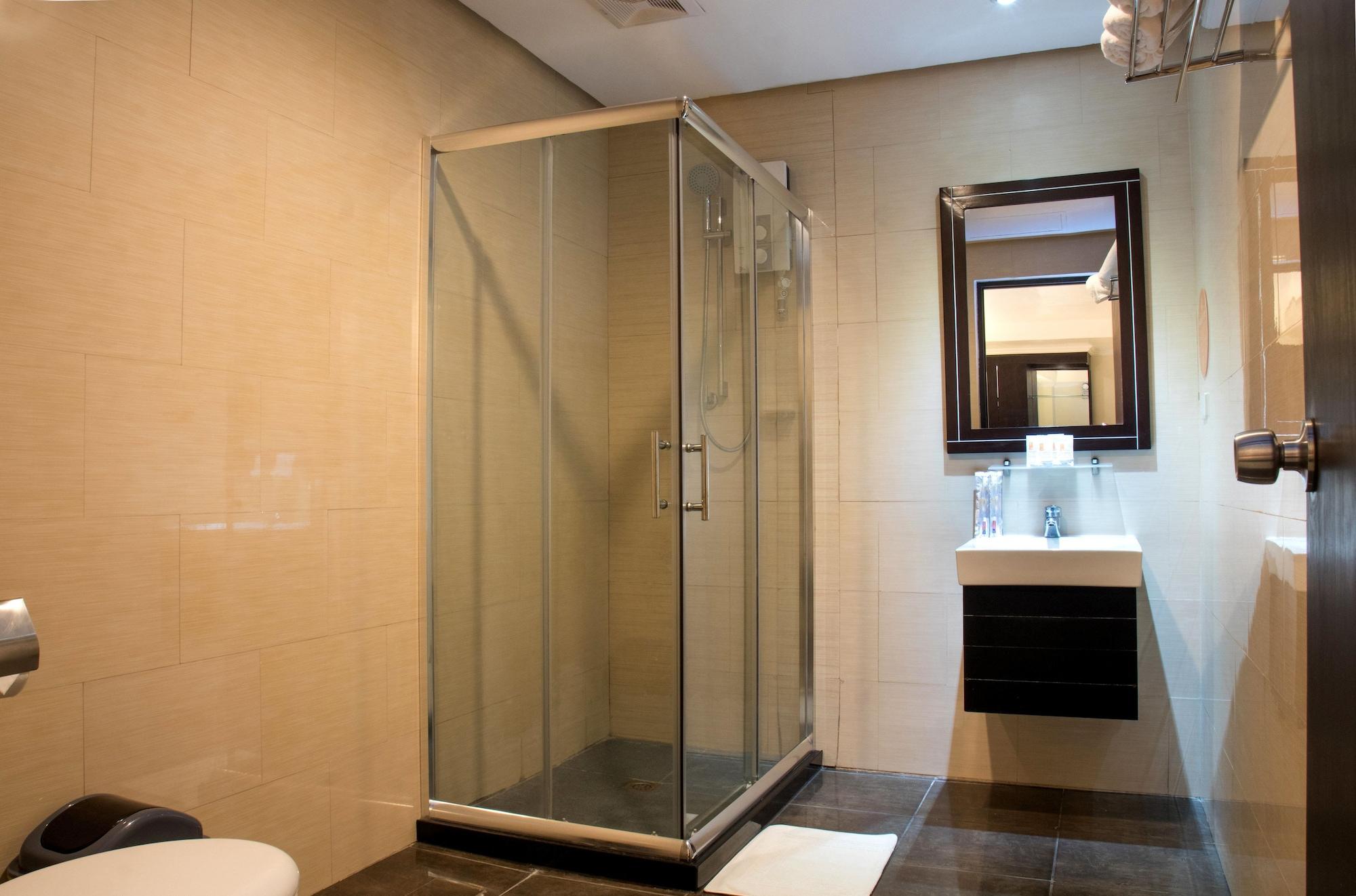 M Citi Suites Cebu Buitenkant foto