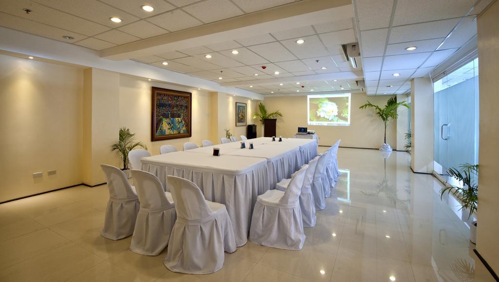 M Citi Suites Cebu Buitenkant foto