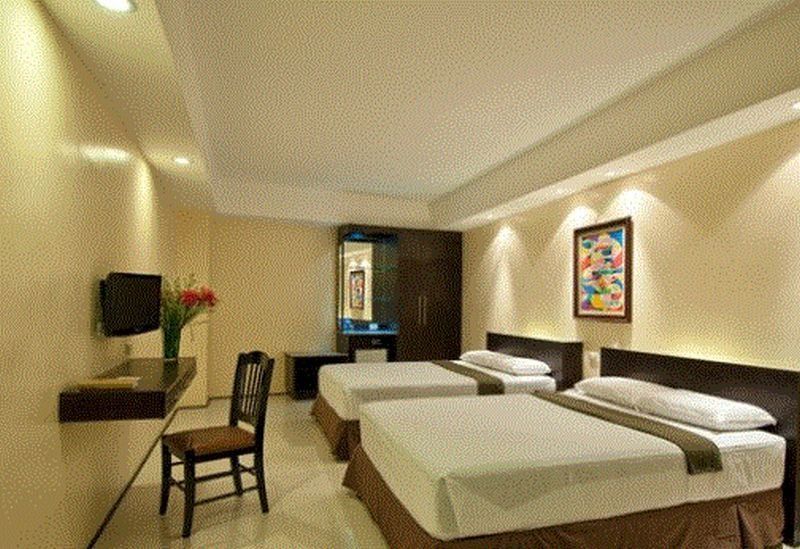 M Citi Suites Cebu Buitenkant foto