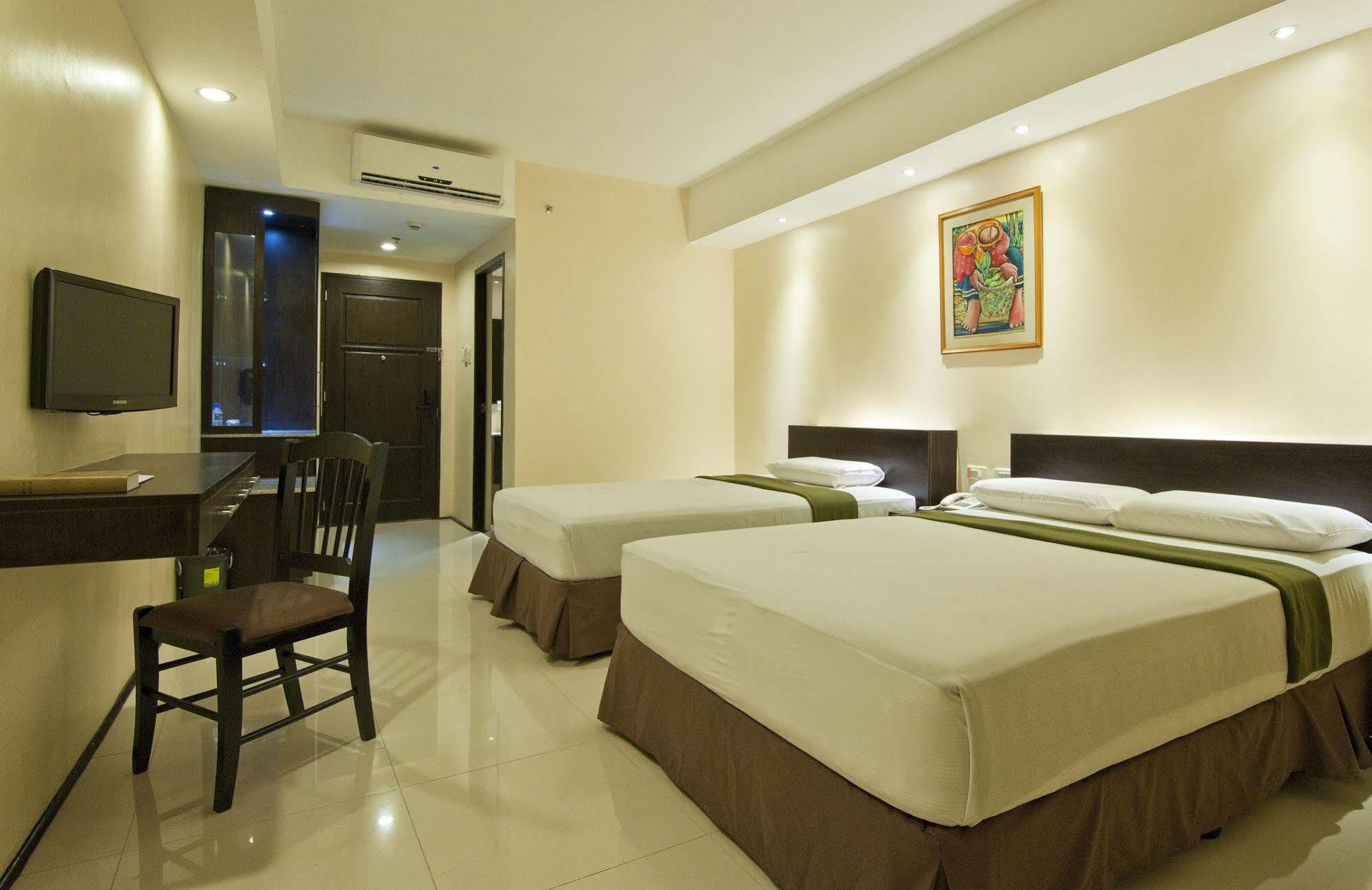 M Citi Suites Cebu Buitenkant foto