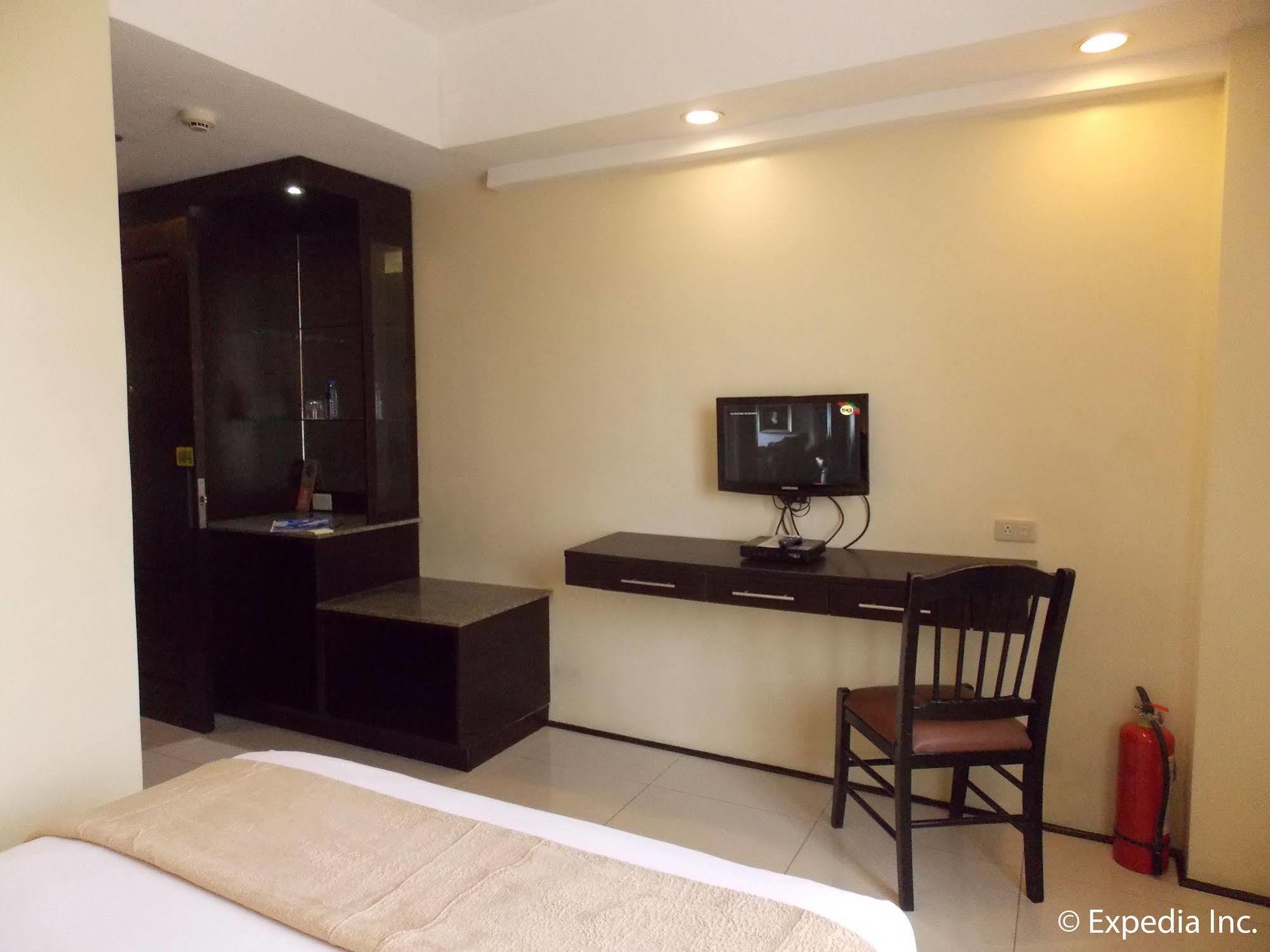 M Citi Suites Cebu Buitenkant foto