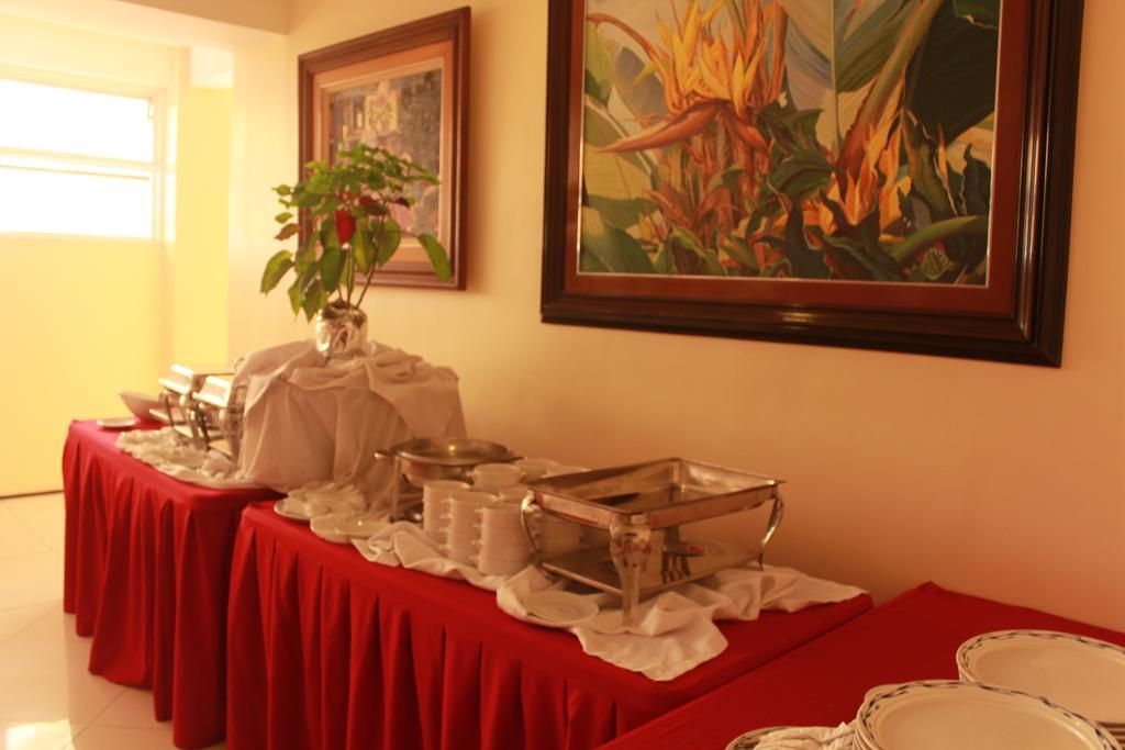 M Citi Suites Cebu Buitenkant foto