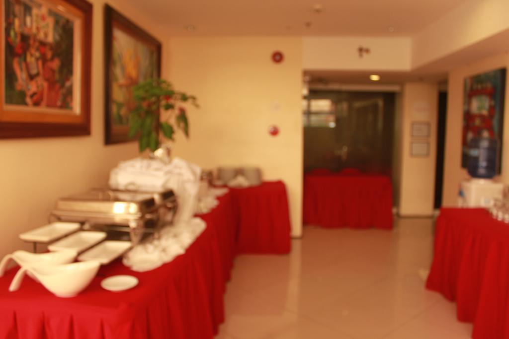 M Citi Suites Cebu Buitenkant foto