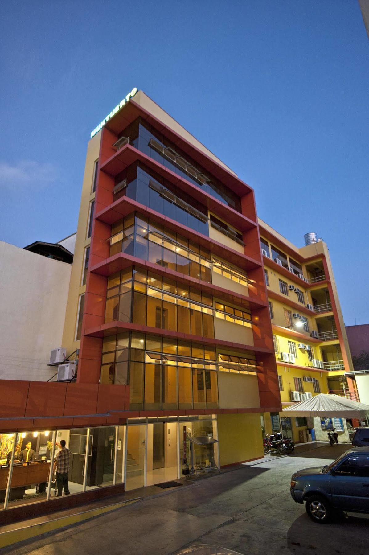 M Citi Suites Cebu Buitenkant foto