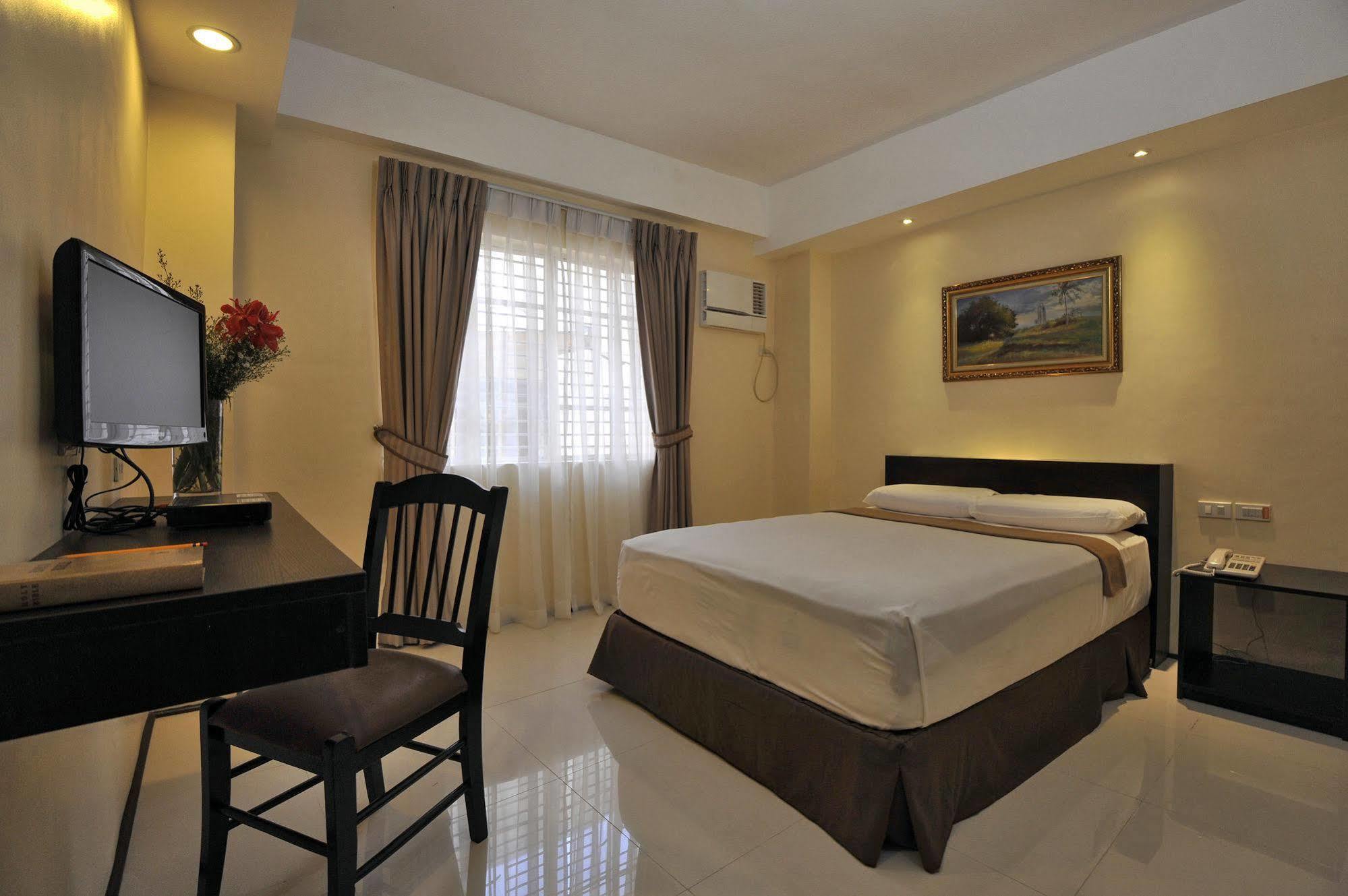 M Citi Suites Cebu Buitenkant foto